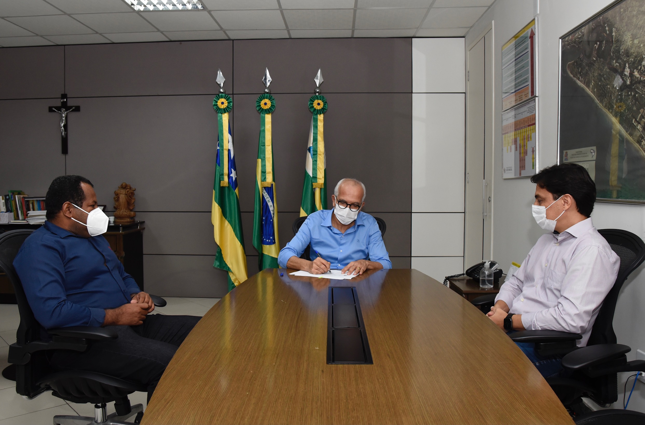 Prefeitura prorroga por um ano vencimento de alvarás de taxistas e transporte escolar - SMTT Aracaju